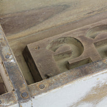 Lade das Bild in den Galerie-Viewer, Ziegelform doppelt weiß gekalkt