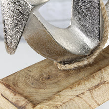 Lade das Bild in den Galerie-Viewer, Anker auf Holzfuß