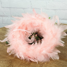 Lade das Bild in den Galerie-Viewer, Federkranz rosa 15 cm