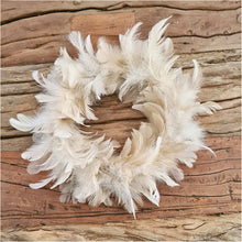 Lade das Bild in den Galerie-Viewer, Federkranz Beige 25 cm