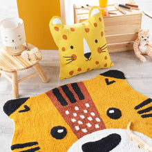 Lade das Bild in den Galerie-Viewer, Kinderkissen Leopard
