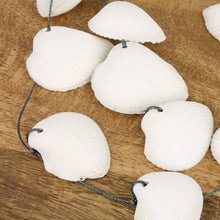 Lade das Bild in den Galerie-Viewer, 2er Set Muschelgirlande 1m