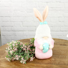 Lade das Bild in den Galerie-Viewer, Osterhase Wichtel mit Ei