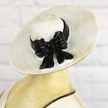 Lade das Bild in den Galerie-Viewer, Schmuckbüste aus Holz - rot