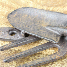 Lade das Bild in den Galerie-Viewer, Wandhaken Schaufel / Rechen Kleiderhaken Garderobenhaken