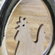 Lade das Bild in den Galerie-Viewer, Henne im Ei Metall Holz
