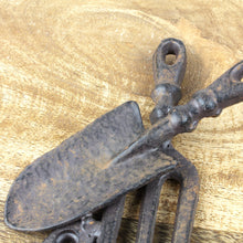 Lade das Bild in den Galerie-Viewer, Wandhaken Schaufel / Rechen Kleiderhaken Garderobenhaken