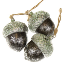 Lade das Bild in den Galerie-Viewer, 3er Set Dekoeichel 5,5 cm Silber Grün