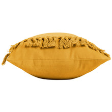 Lade das Bild in den Galerie-Viewer, Dekokissen mit Füllung Senfgelb Makramee 30x50 cm