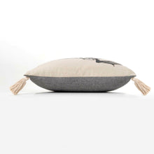 Lade das Bild in den Galerie-Viewer, Kissen Hirschkopf Beige