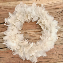 Lade das Bild in den Galerie-Viewer, Federkranz Beige 35 cm
