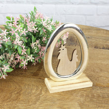 Lade das Bild in den Galerie-Viewer, Henne im Ei Metall Holz