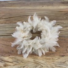 Lade das Bild in den Galerie-Viewer, Federkranz Beige 25 cm