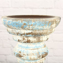 Lade das Bild in den Galerie-Viewer, Kerzenständer 40 cm hoch, Design Shabby Look