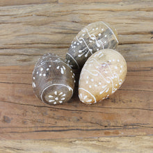 Lade das Bild in den Galerie-Viewer, 3er Set Dekoei Holz Braun Weiß gemustert