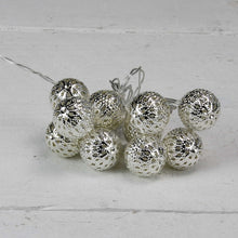 Lade das Bild in den Galerie-Viewer, Lichterkette Metallball silber
