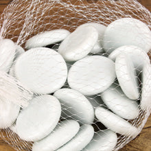 Lade das Bild in den Galerie-Viewer, 2er Set Dekosteine weiß / 600g / 28-30mm