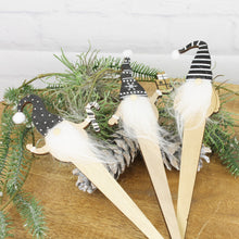 Lade das Bild in den Galerie-Viewer, 3er Set Wichtel zum stecken Holz Schwarz Weiß