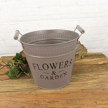 Lade das Bild in den Galerie-Viewer, Zinkeimer Taupe Flowers & Garden