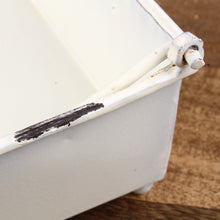 Lade das Bild in den Galerie-Viewer, Serviettenhalter Antik Weiß Vogel Metall