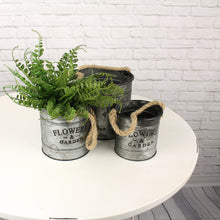 Lade das Bild in den Galerie-Viewer, 3er Set Pflanzeimer Zink mi Jute Griff und Aufdruck