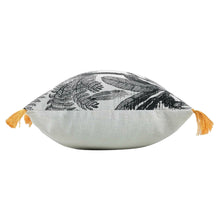 Lade das Bild in den Galerie-Viewer, Dekokissen mit Füllung Leopard & Palmen Weiß Gold Schwarz