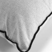 Lade das Bild in den Galerie-Viewer, Kissen 40 x 60 cm Hellgrau, Schwarz od. Beige