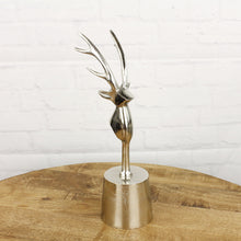 Lade das Bild in den Galerie-Viewer, Rentier Büste Silber 37 cm