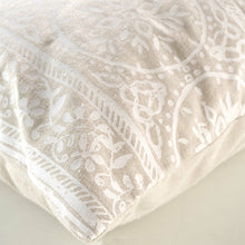 Lade das Bild in den Galerie-Viewer, Kissen Beige Weiß 45 x 45 cm oder 40 x 60 cm