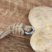 Lade das Bild in den Galerie-Viewer, 2er Set Dekoherz zum hängen Holz