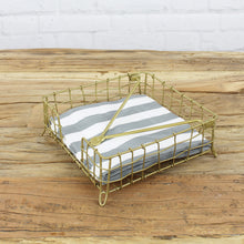 Lade das Bild in den Galerie-Viewer, Serviettenhalter filigran antikgold