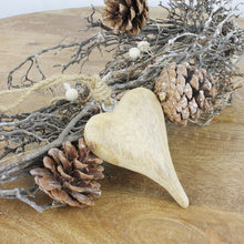 Lade das Bild in den Galerie-Viewer, 2er Set Dekoherz zum hängen Holz