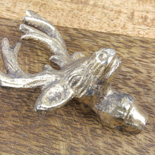 Lade das Bild in den Galerie-Viewer, 4er Set Kerzenstecker Hirschkopf gold antik