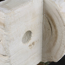 Lade das Bild in den Galerie-Viewer, Advenzkerzenständer, Holz massiv weiss, Metall schwarz