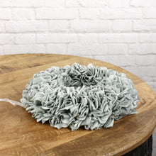 Lade das Bild in den Galerie-Viewer, Weihnachtskranz 33 cm Ø grau blau mit Glimmer