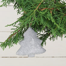 Lade das Bild in den Galerie-Viewer, 2er Set Christbaumhänger Tanne Silber Glitzer