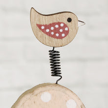 Lade das Bild in den Galerie-Viewer, Hase mit Schubkarre Holz