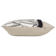 Lade das Bild in den Galerie-Viewer, Kissen mit INlet Leopard weiß schwarz
