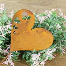 Lade das Bild in den Galerie-Viewer, 2er Set Gartenstecker Herz Rost