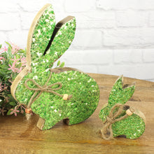 Lade das Bild in den Galerie-Viewer, 2er Set Osterhase Holz Grün Mosaik