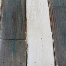 Lade das Bild in den Galerie-Viewer, Deko Holzbrett Eckig gestreift