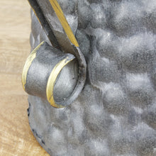 Lade das Bild in den Galerie-Viewer, Deko Kanne 34 cm hoch Anthrazit mit Gold