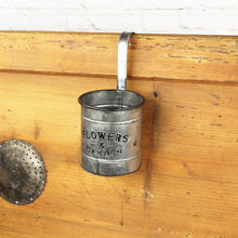Lade das Bild in den Galerie-Viewer, Blumentopf zum einhängen Zink