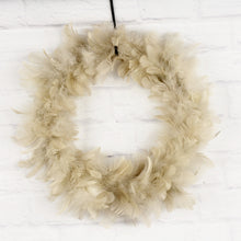 Lade das Bild in den Galerie-Viewer, Federkranz Beige 35 cm
