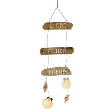 Lade das Bild in den Galerie-Viewer, Holzhänger, maritim, mit Muscheln