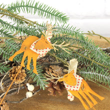 Lade das Bild in den Galerie-Viewer, 2er Set Pflanzenstecker Rentier Rost / Gold