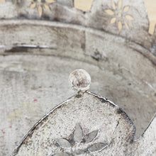 Lade das Bild in den Galerie-Viewer, Krone Metall Groß - Antikgrau