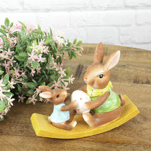 Lade das Bild in den Galerie-Viewer, Hasen auf Wippe