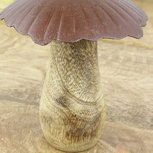 Lade das Bild in den Galerie-Viewer, 2er Set Pilz Skulptur Mangoholz Metall klein