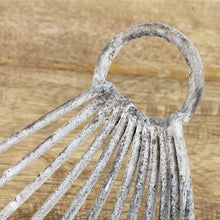 Lade das Bild in den Galerie-Viewer, Schale Metall Anik grau